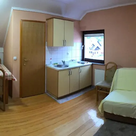 Turalija Apartamento Kupres (Canton 10)